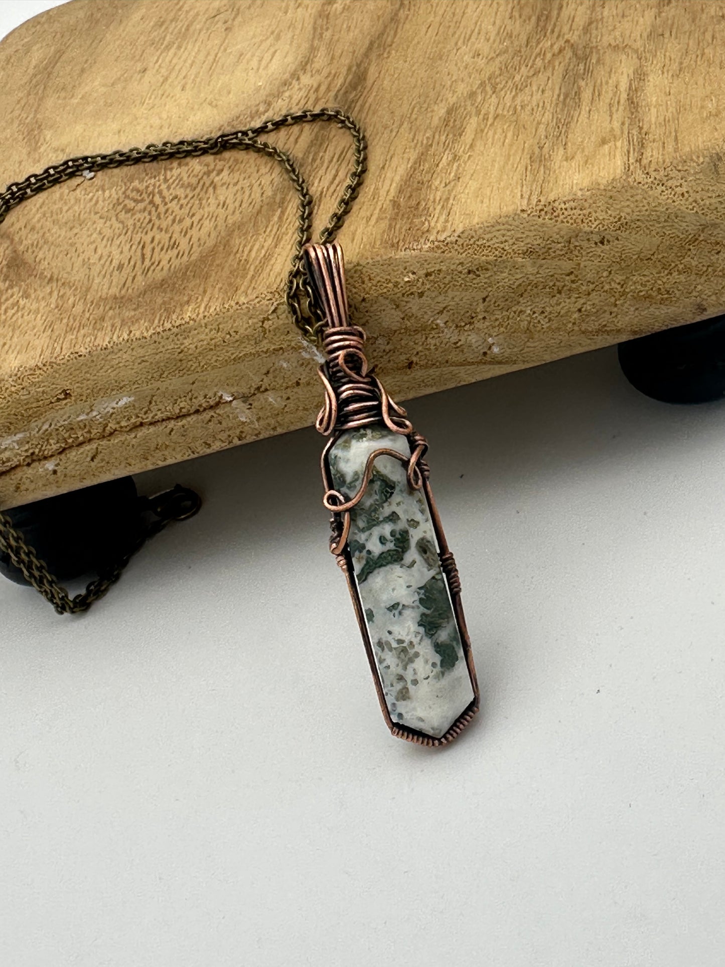 Mossagatenecklace