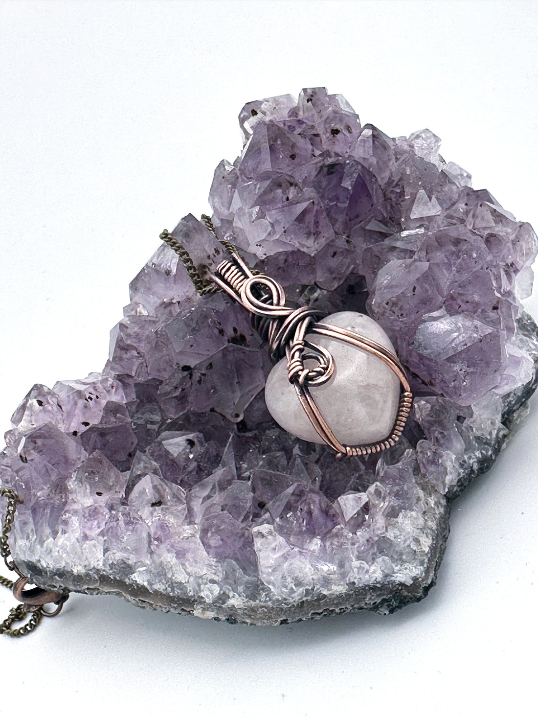 The Art of Bespoke Wire Wrapping Jewelry: Creating Unique Treasures