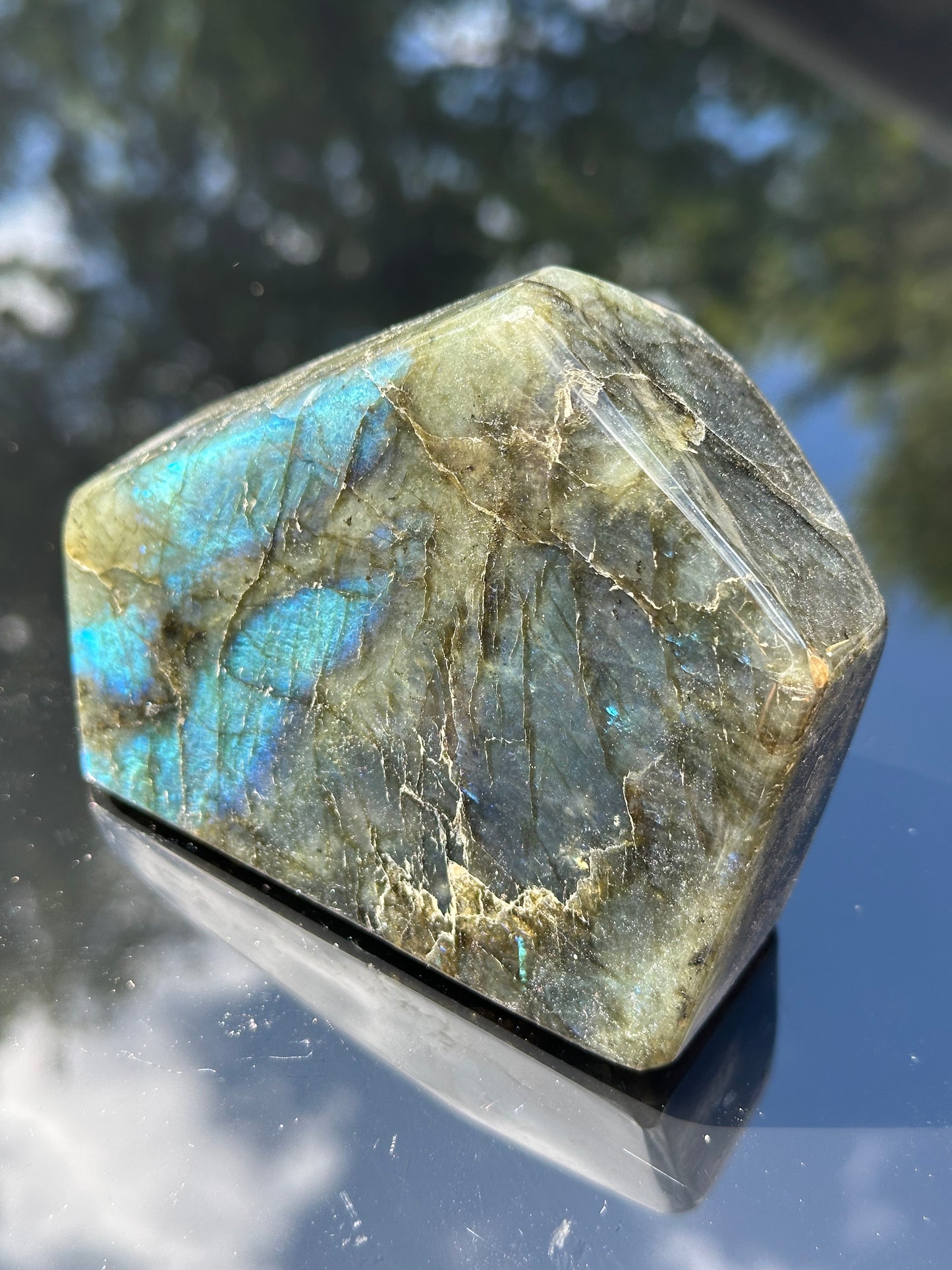 labradorite crystal with flash